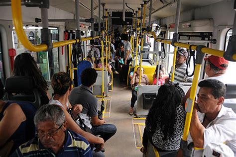 Movimentos Populares Fazem Protesto Contra Aumento Da Cidades