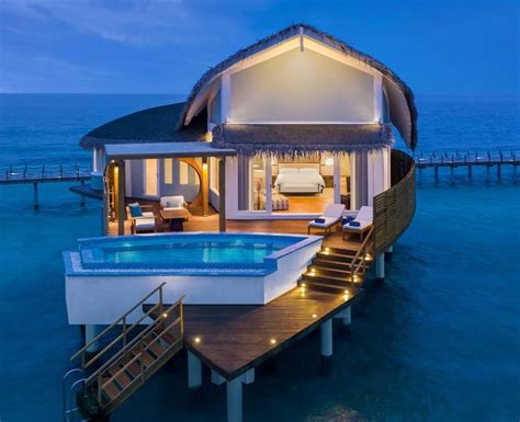 Overwater villas in the Maldives, bookable with Marriott points ...