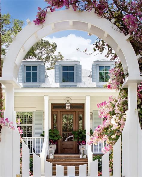 Charming Porch Inspiration & Decor Ideas - Hello Lovely