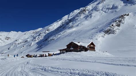 La B Lea Lac A Nceput Construc Ia La Noul Hotel De Ghea Tema Din