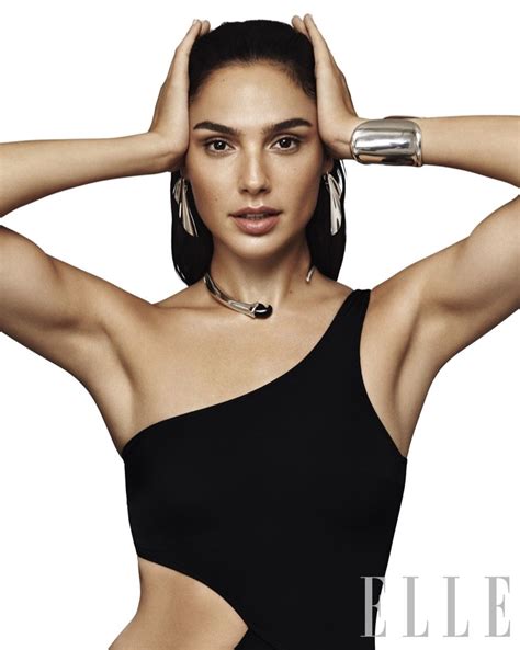 Elle S Cover Story Shines The Spotlight On Gal Gadot S Chic And Sleek