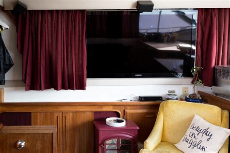 Houseboat Tour - Washington DC Family Living on Boat | Apartment Therapy