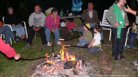 Lagerfeuer Bauernhof Urlaub Grillen Bilder Fotos Grillabend Spiele