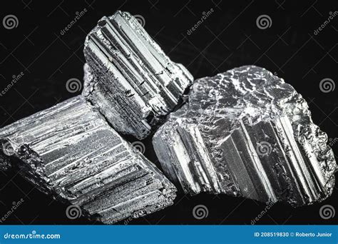 Neodymium Stone Part Of The Rare Earth Group The World S Strongest