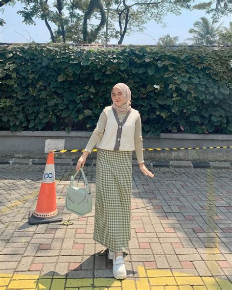 Inspirasi Ootd Dengan Setelan Vest Ala Influencer Hijab