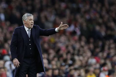 Trener Madridskog Reala Carlo Ancelotti Na Ao Se U Problemu