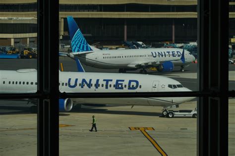 Faa Weighs Curbing New Routes For United Airlines After Series Of