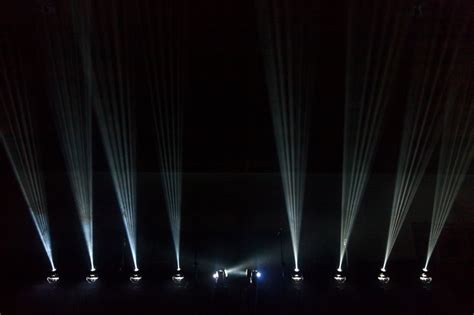 'Mechanical Ballet' Performed by Stage Lights | Moss and Fog