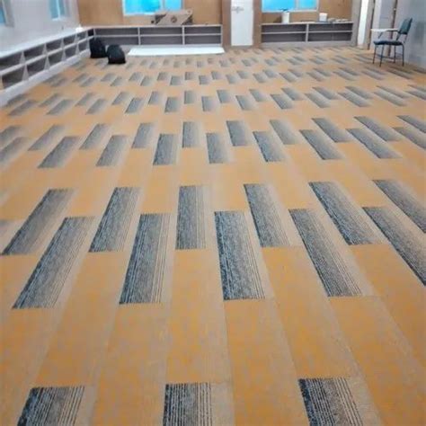 Woollen Vito Floor Carpet Tile Plank For Office Tile Size 50 X 50 Cm