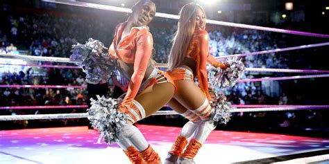 10 Best Looks Of Naomi's WWE Career, Ranked