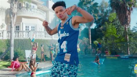 Bape Camo Bleu Nager Court Porté Par Lil Mosey Dans Son Blueberry Faygo