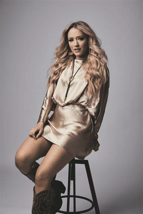 Emily Ann Roberts Embraces Her Roots On Standout Debut Album, 'Can't