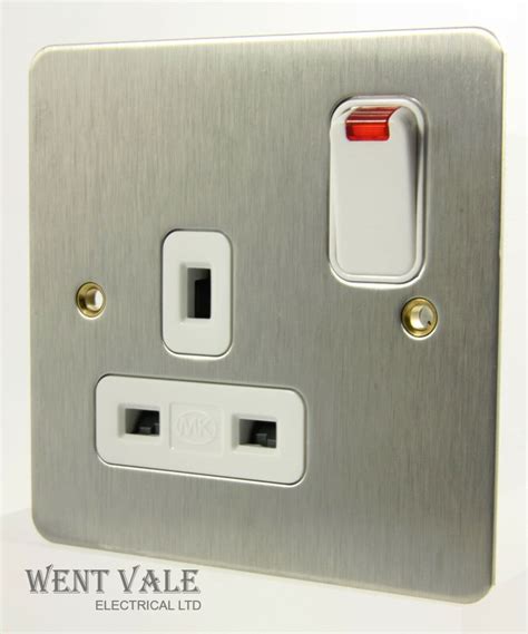 Mk Edge K14657 Bss W 13a One Gang Single Socket With Neon In Brushed Steel