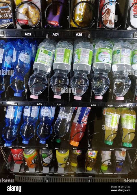 vending machine for drinks Stock Photo - Alamy