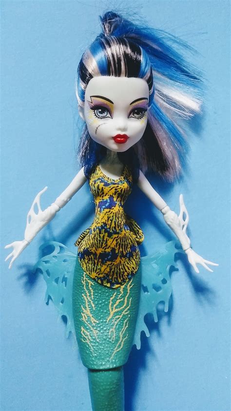 Monster High Great Scarrier Reef Frankie Stein Doll Munimorogobpe