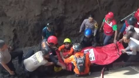 Jembatan Di Salatiga Ambruk Satu Tewas Dua Luka Luka Pikiran Rakyat Bmr