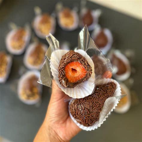 Receita De Brigadeiro Morangos Melhor Docinho Para Comer Quando Quiser