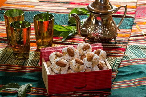 Recette De Ghoriba Aux Amandes Et La Noix De Coco