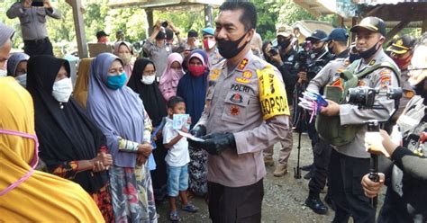 Hut Bhayangkara Ke Kapolda Aceh Bagikan Paket Sembako Di Leupung