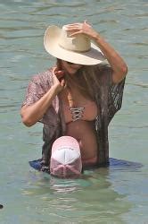 Swimwear Jessica Alba Wearing A Bikini On A Beach In Honolulu Hawaii Phun Org Forum