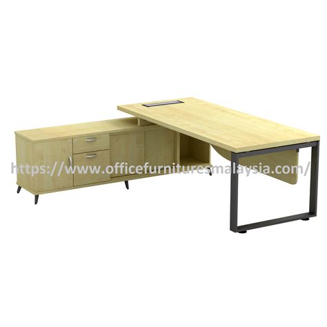 7.2ft x 6.67ft Sensible Modern Director Desk Design Malaysia