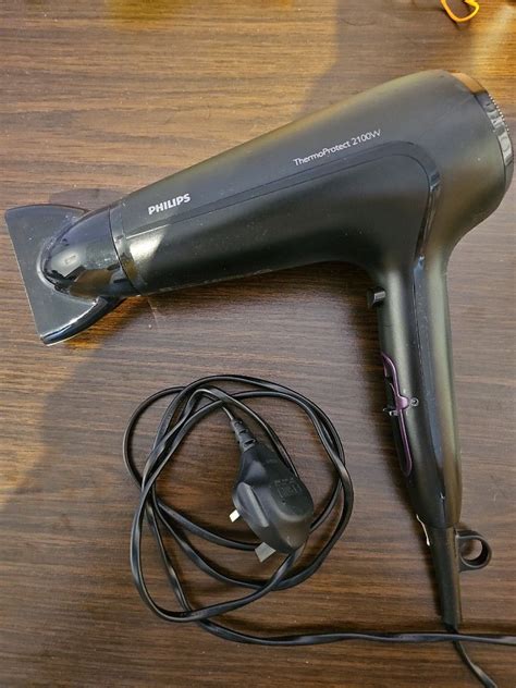 Philips Thermo Protect 2100w, Beauty & Personal Care, Hair on Carousell