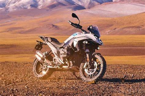 Bmw R Gs Vs Kymco Ak Comparison Zigwheels Philippines