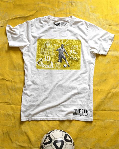 Pelé 1970 Brasil Photo Tee - Roots of Fight Canada