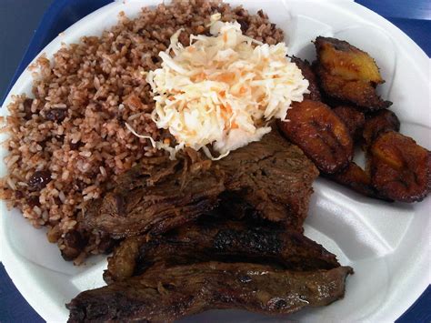 Mucho Munch, Typical Nicaraguan food: carne asada (grilled...