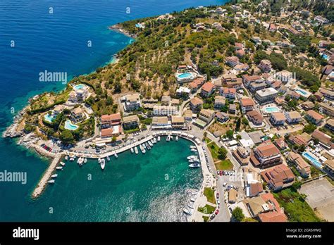 Vue A Rienne Sur Le Port De Plaisance De Kassiopi Petit Port