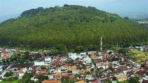 7 Potret Gunung Tidar Dari Militer Paku Tanah Jawa Hingga Bukit Nobita