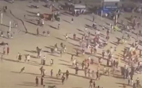 Arrastão durante show provoca correria na Praia de Copacabana Rio de