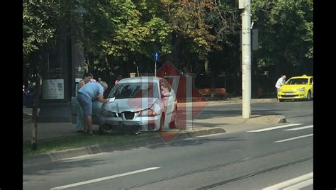 Accident Rutier N Copou Dou Autoturisme Au Intrat N Coliziune