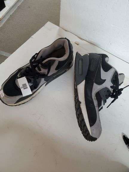 Nike Air Max Size 7.5 - Trice Auctions