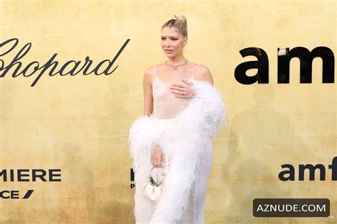 Elena Perminova Sexy Flashes Her Hot Tits At The AmfAR Gala In Cannes