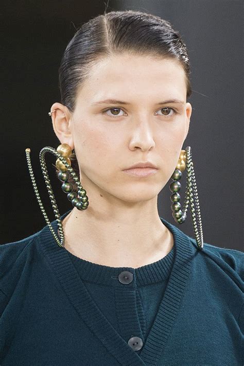 Самые красивые украшения Недели моды в Париже | Brincos da moda ...