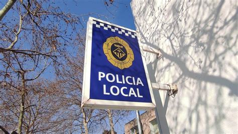 Un individu n apunyala un altre en una baralla a la plaça de Lola