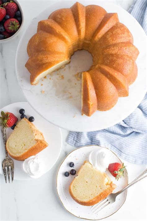 Sour Cream Pound Cake Recipe - Grandbaby Cakes