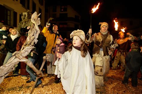 Évian les Bains Marché de Noël alternatif le Fabuleux village ouvre