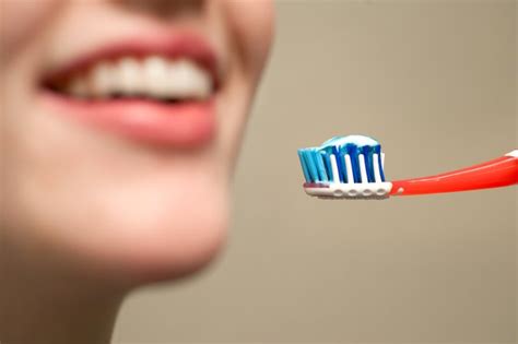 Modified Stillman Tooth Brushing Technique (with Pictures) | eHow