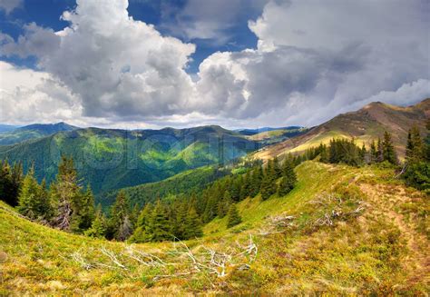 Schöner Frühling Landschaft in den Karpaten Ukraine Europa Stock