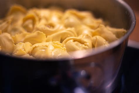 Cappelletti In Brodo La Ricetta Per Prepararli Con Il Bimby Food Blog