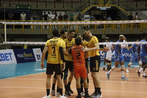 Vedacit Vôlei Guarulhos se mantém invicto e vence Rede Cuca em