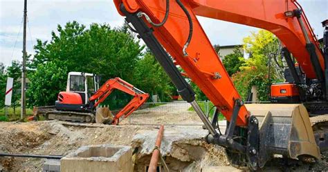 4 Trenchless Sewer Pipe Lining Methods - Pros & Cons - Plumbing Sniper