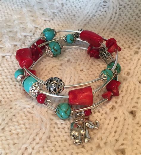 Браслет из красного коралла и бирюзы