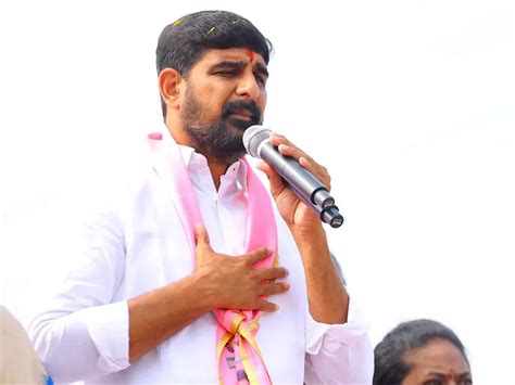 Karimnagar Huzurabad Brs Mla Padi Kaushik Booked For Threatening Cops