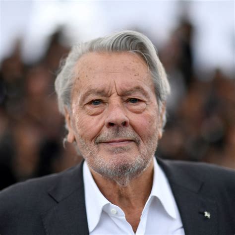 Affaire Alain Delon comment la famille en est arrivée à se déchirer