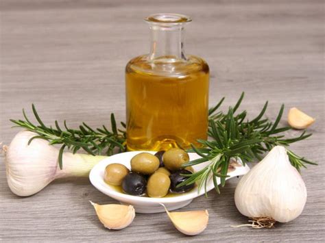 How To Make Garlic Infused Olive Oil Organic Facts Recipe Garlic