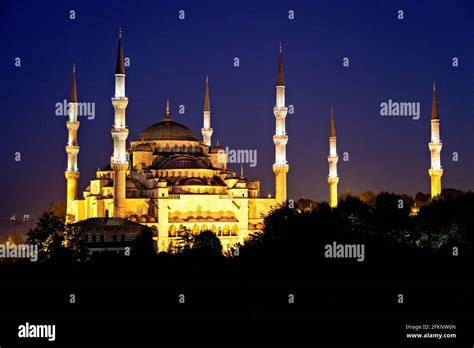 Blue Mosque at Night, Istanbul Stock Photo - Alamy