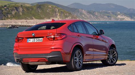 2015 BMW X4 xDrive35i M Sport package - Rear | Caricos